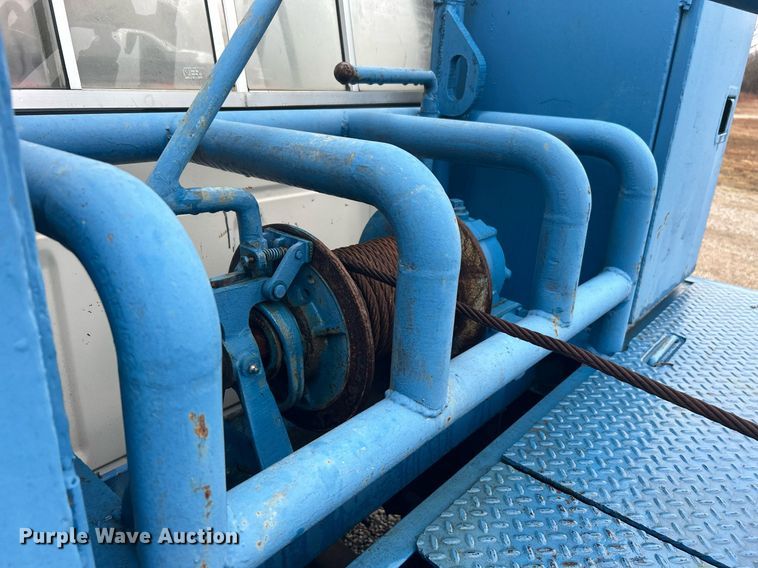 image for item DN0674 1979 Ford F350 Custom winch truck