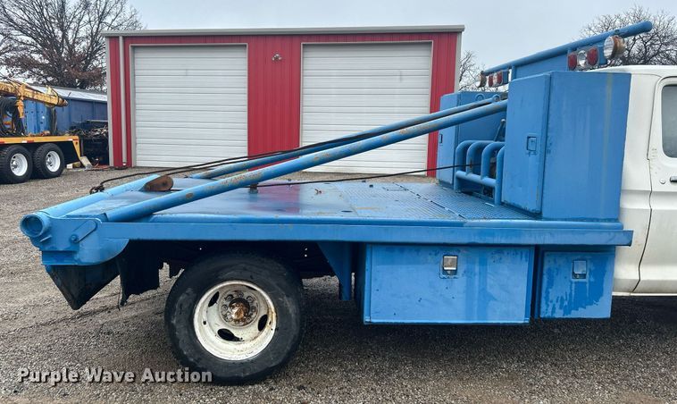 image for item DN0674 1979 Ford F350 Custom winch truck