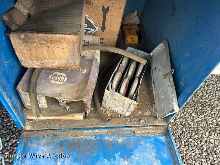 image for item DN0674 1979 Ford F350 Custom winch truck