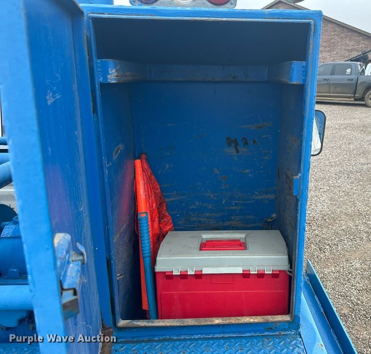 image for item DN0674 1979 Ford F350 Custom winch truck