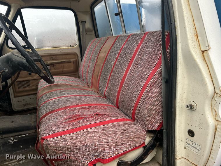 image for item DN0674 1979 Ford F350 Custom winch truck