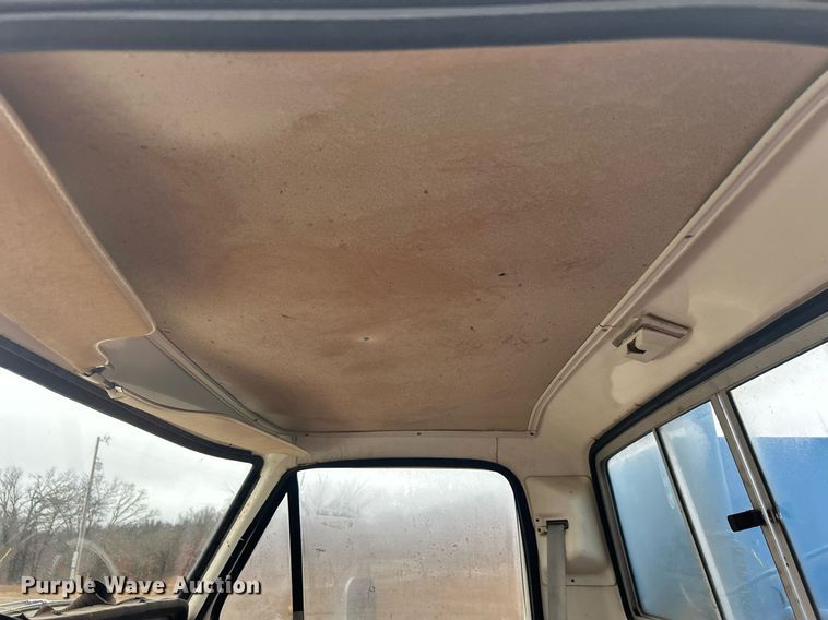 image for item DN0674 1979 Ford F350 Custom winch truck