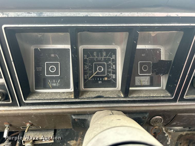 image for item DN0674 1979 Ford F350 Custom winch truck