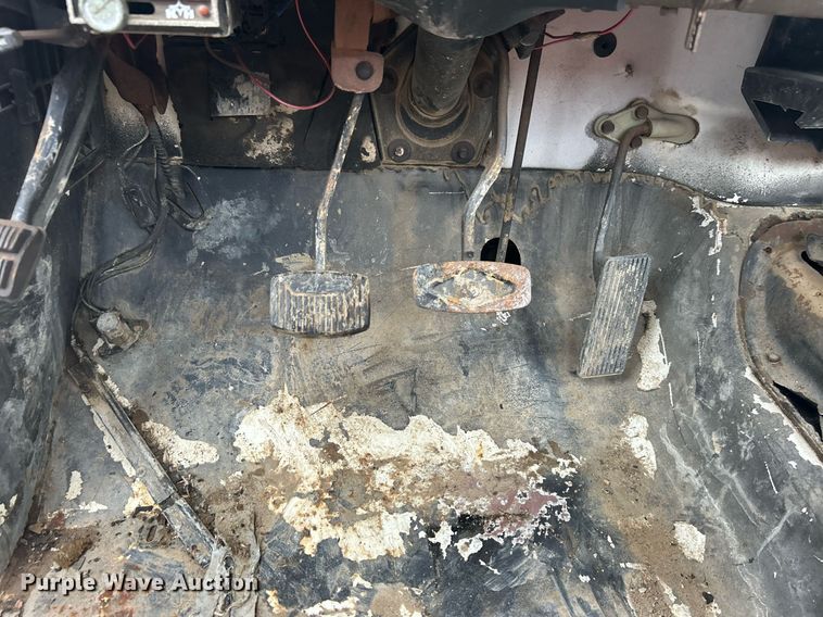 image for item DN0674 1979 Ford F350 Custom winch truck