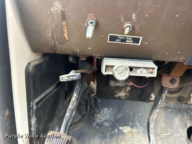 image for item DN0674 1979 Ford F350 Custom winch truck