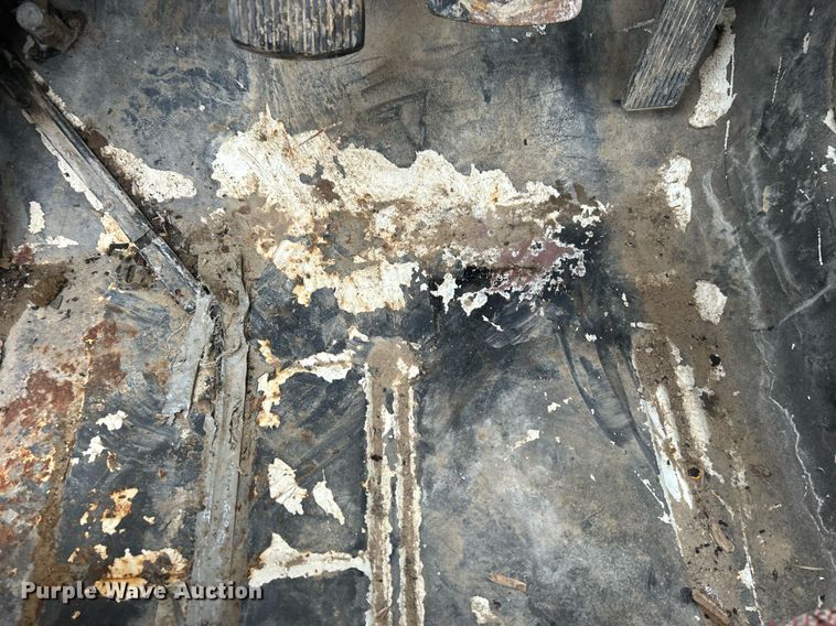 image for item DN0674 1979 Ford F350 Custom winch truck