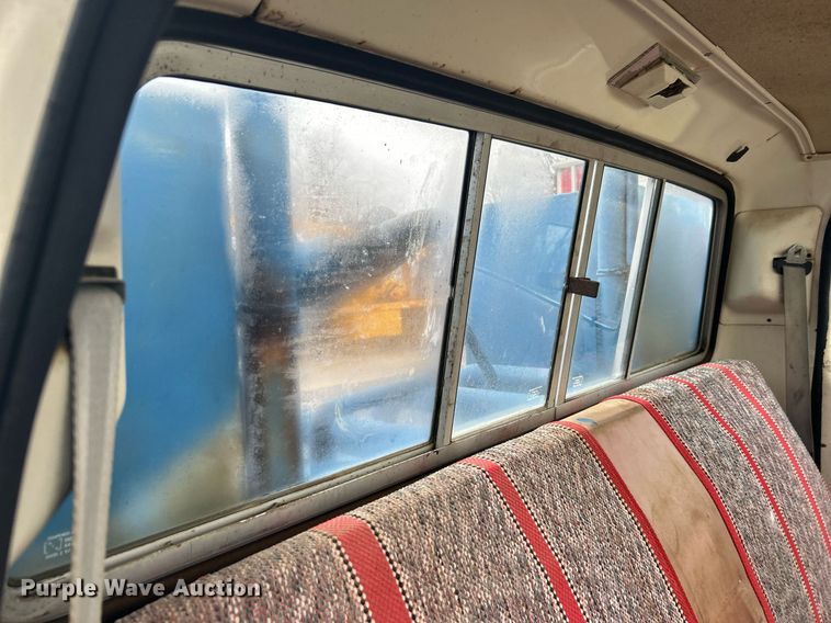 image for item DN0674 1979 Ford F350 Custom winch truck