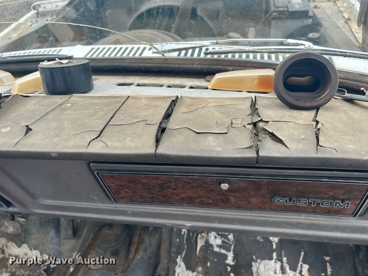 image for item DN0674 1979 Ford F350 Custom winch truck