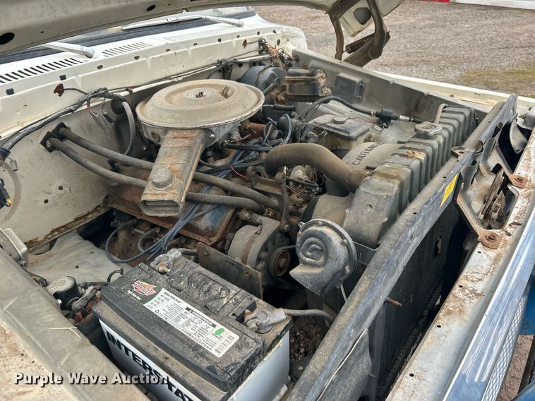 image for item DN0674 1979 Ford F350 Custom winch truck