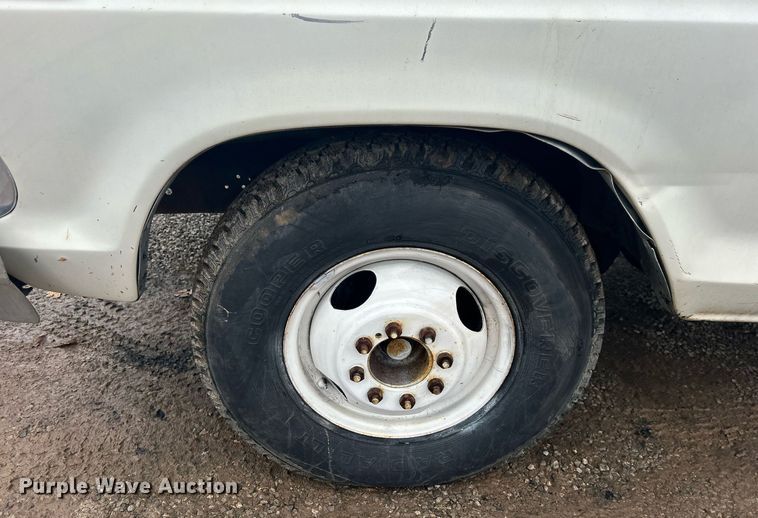 image for item DN0674 1979 Ford F350 Custom winch truck