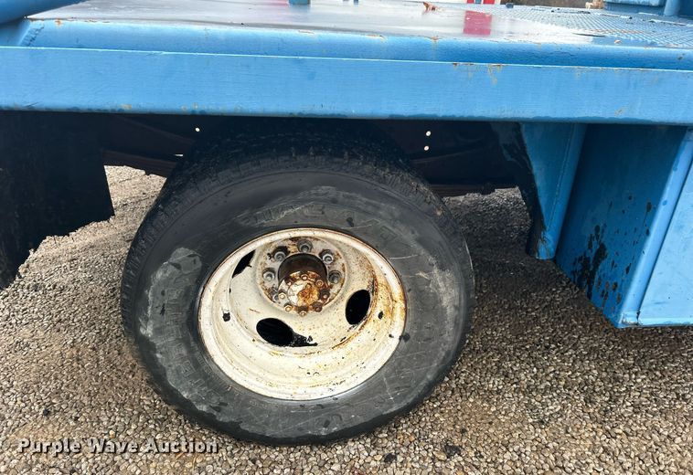 image for item DN0674 1979 Ford F350 Custom winch truck