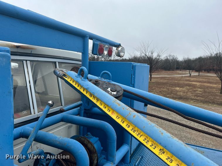 image for item DN0674 1979 Ford F350 Custom winch truck