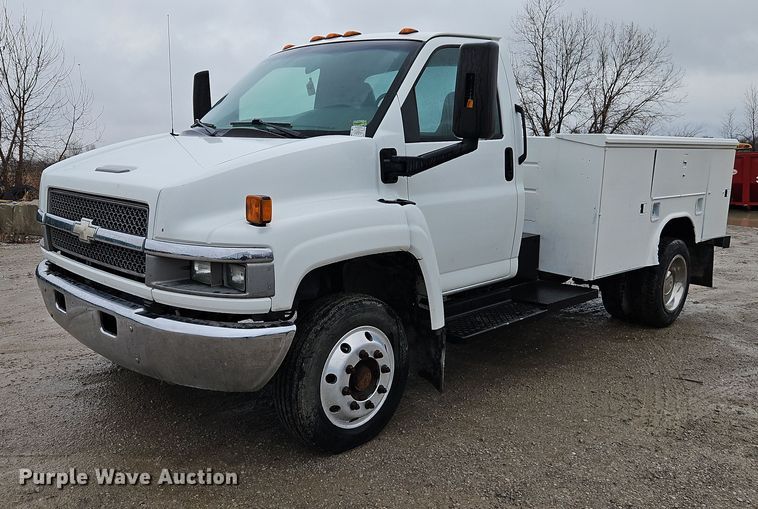 image for item DN7131 2004 Chevrolet  C5500 utility / service truck