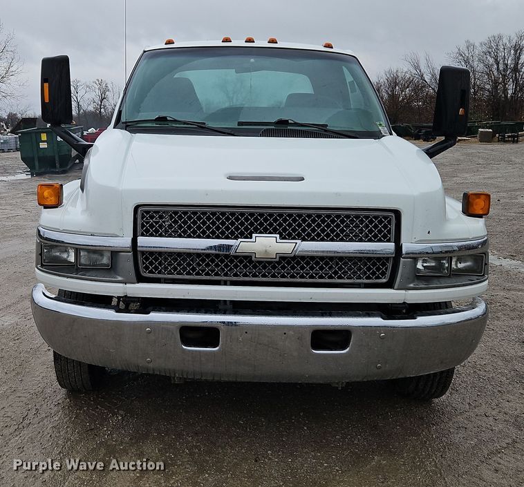 image for item DN7131 2004 Chevrolet  C5500 utility / service truck