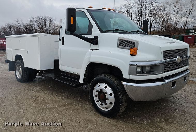 image for item DN7131 2004 Chevrolet  C5500 utility / service truck