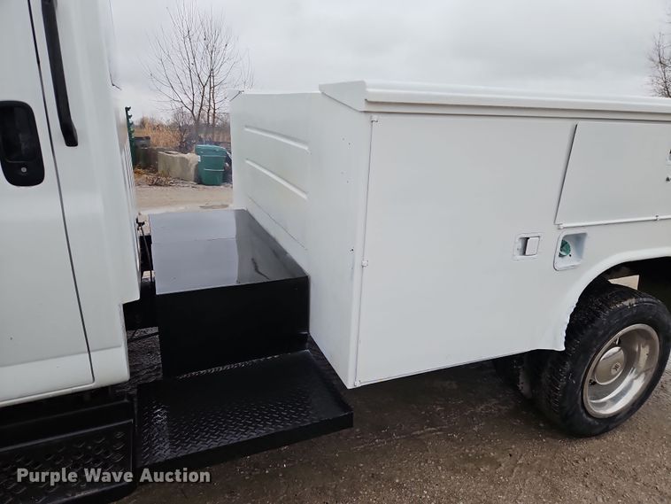 image for item DN7131 2004 Chevrolet  C5500 utility / service truck