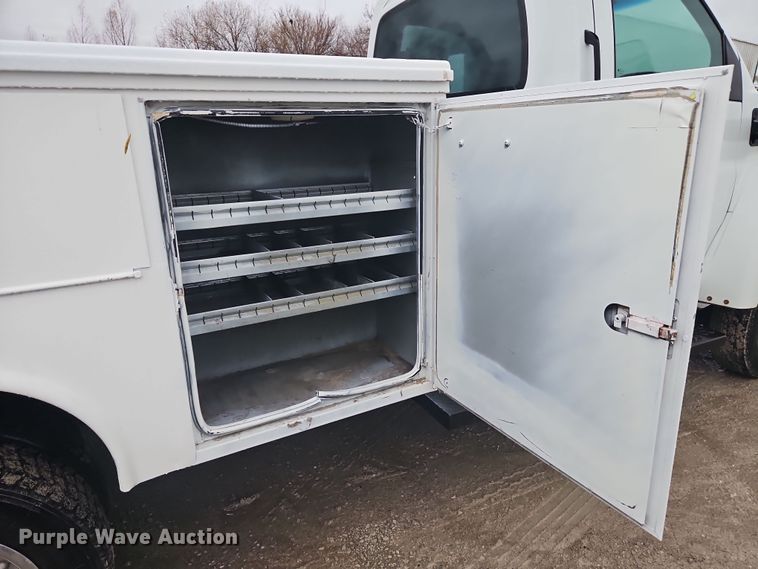 image for item DN7131 2004 Chevrolet  C5500 utility / service truck