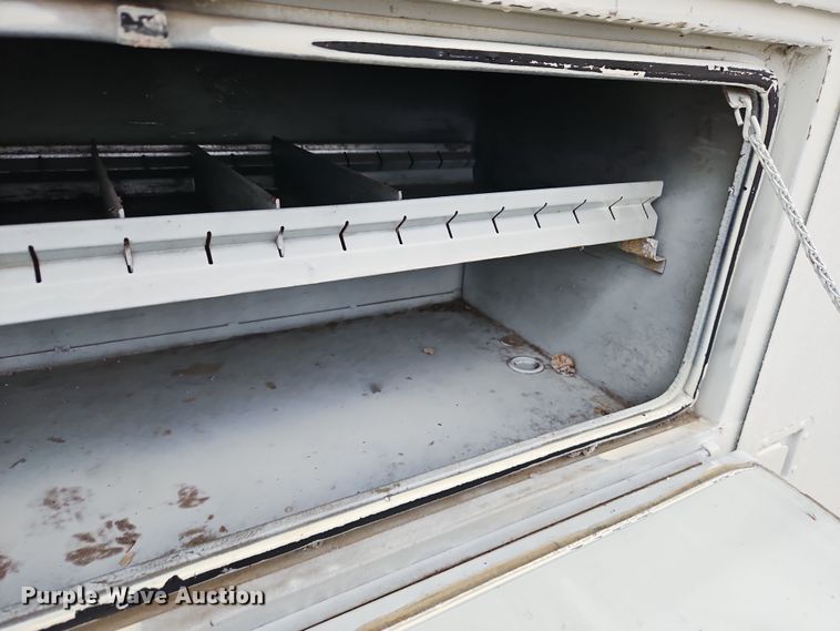 image for item DN7131 2004 Chevrolet  C5500 utility / service truck