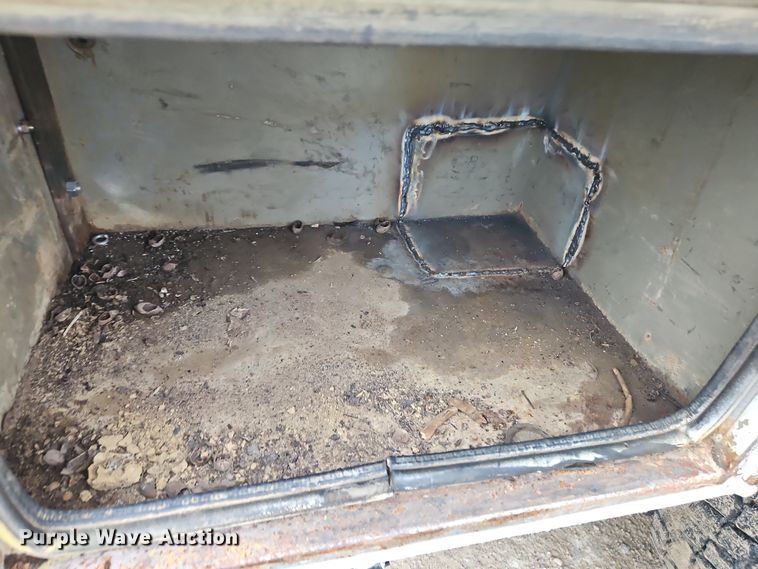 image for item DN7131 2004 Chevrolet  C5500 utility / service truck