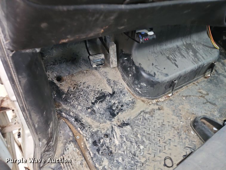 image for item DN7131 2004 Chevrolet  C5500 utility / service truck