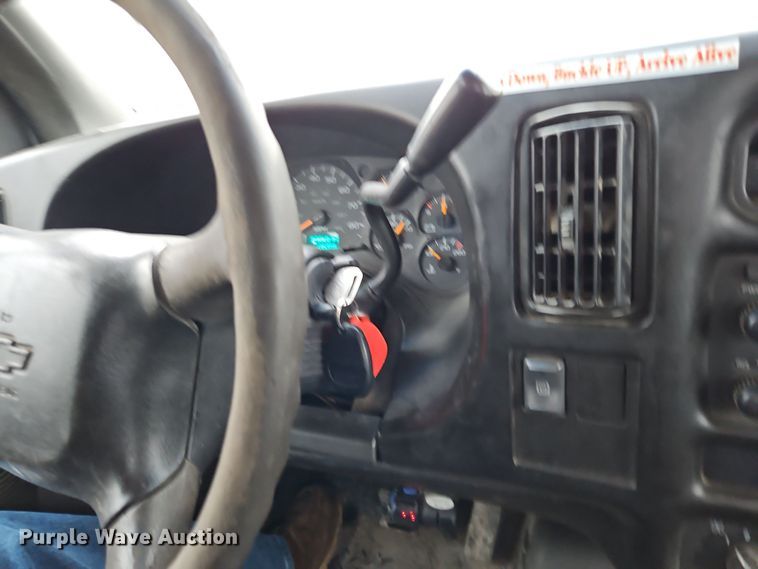 image for item DN7131 2004 Chevrolet  C5500 utility / service truck