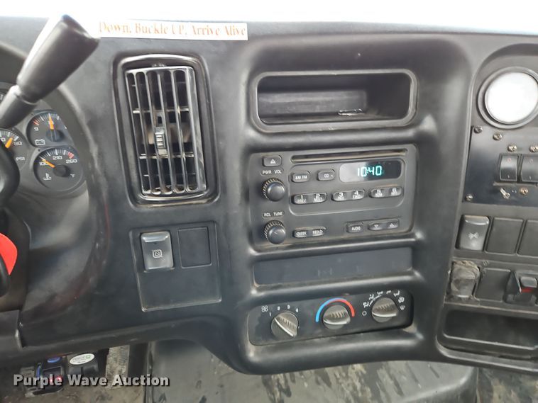 image for item DN7131 2004 Chevrolet  C5500 utility / service truck