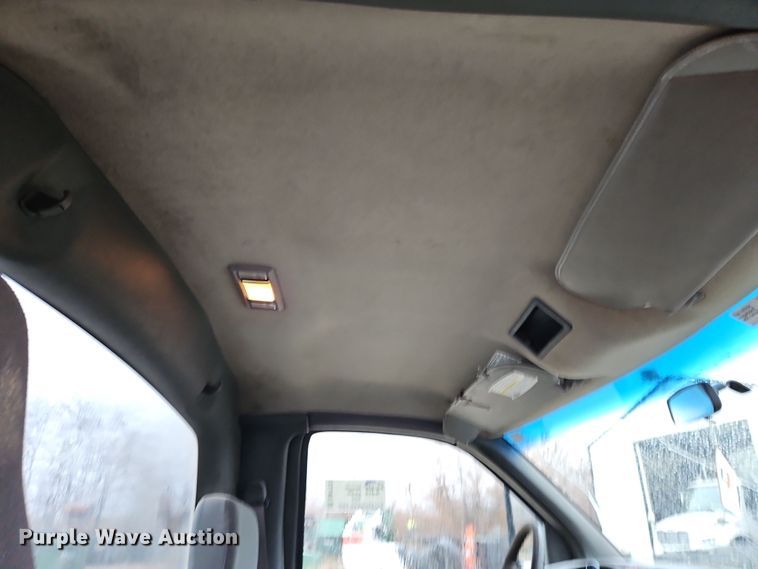 image for item DN7131 2004 Chevrolet  C5500 utility / service truck