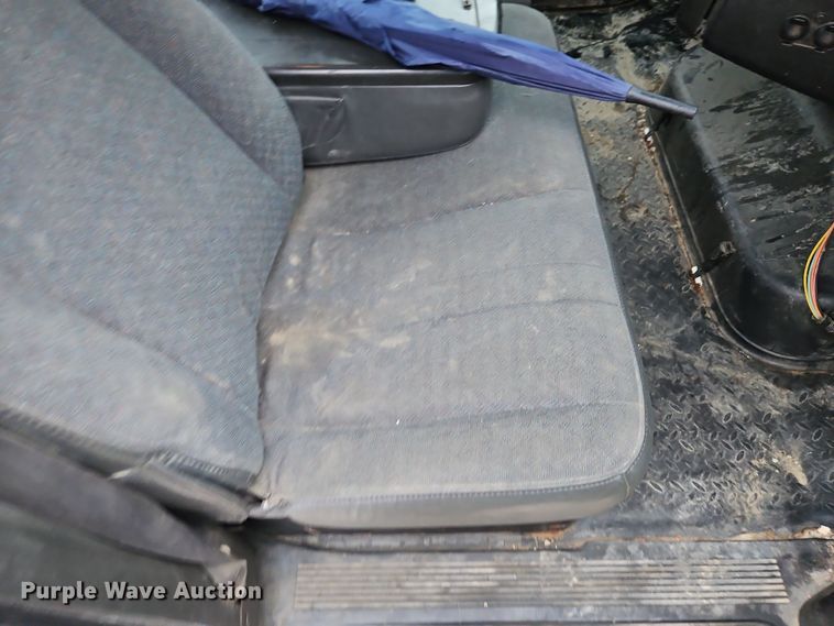 image for item DN7131 2004 Chevrolet  C5500 utility / service truck