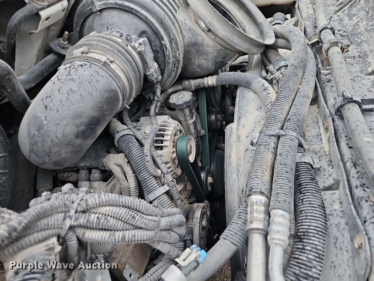 image for item DN7131 2004 Chevrolet  C5500 utility / service truck