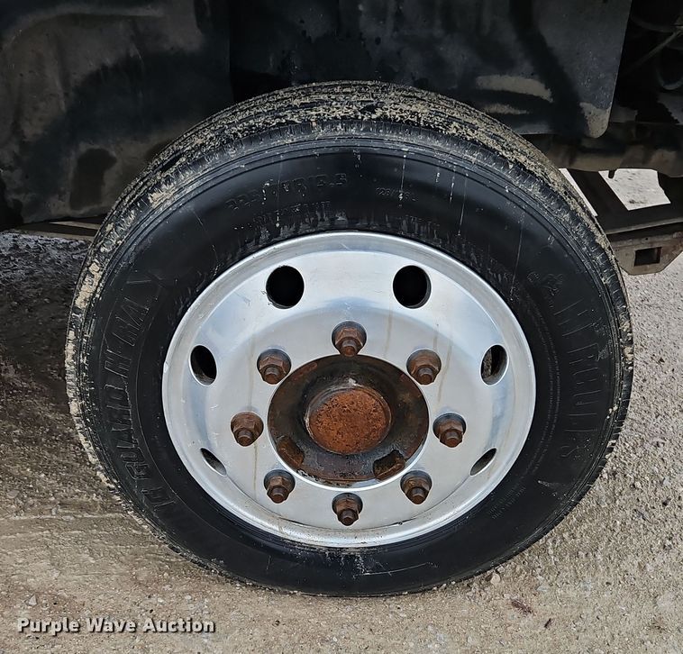 image for item DN7131 2004 Chevrolet  C5500 utility / service truck