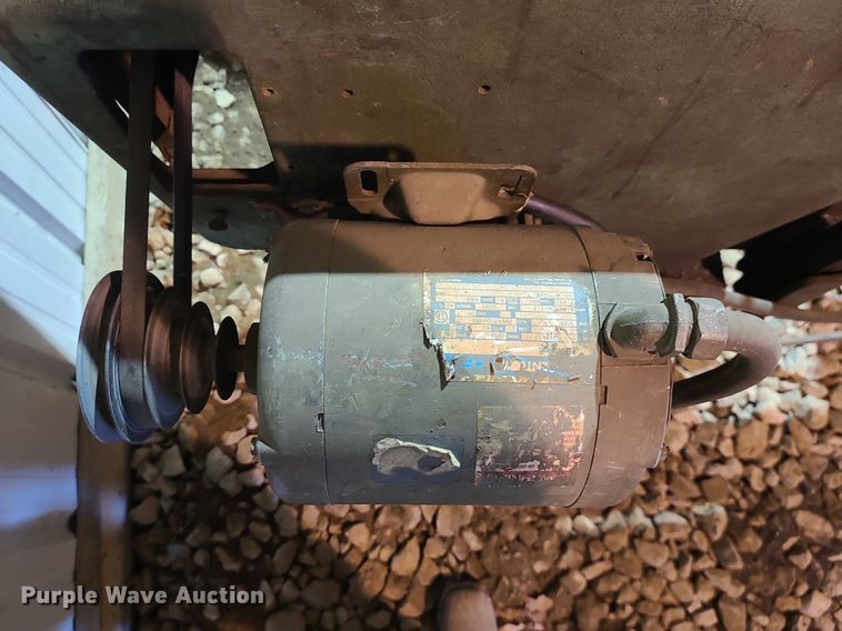 image for item DN8318 Kysr Machine Tool KJ10  band saw