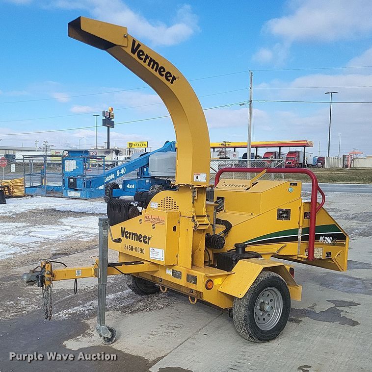 image for item DO4793 2016 Vermeer BC700XL wood chipper
