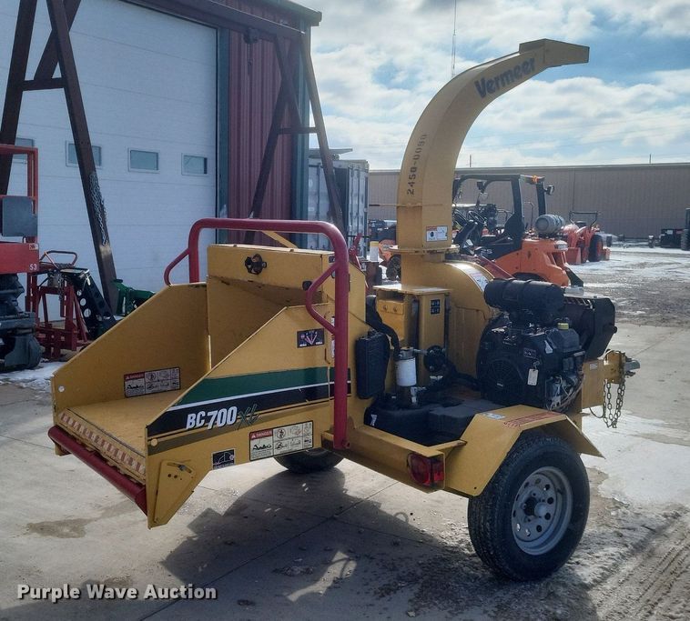 image for item DO4793 2016 Vermeer BC700XL wood chipper