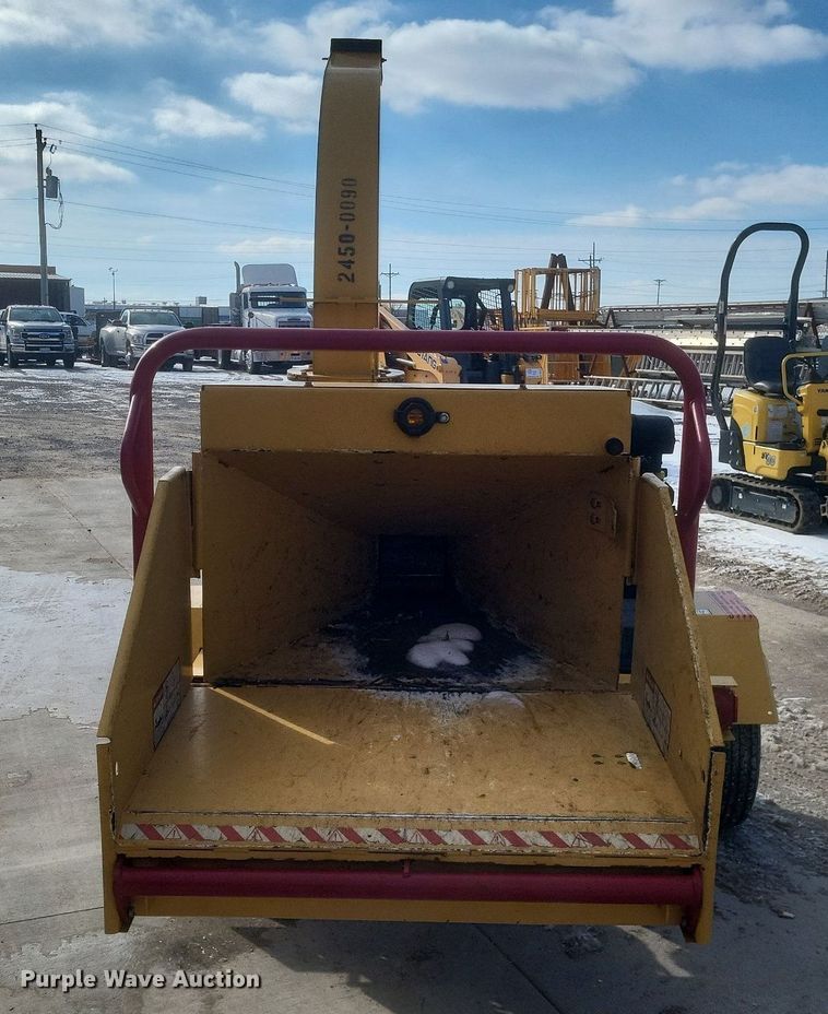 image for item DO4793 2016 Vermeer BC700XL wood chipper