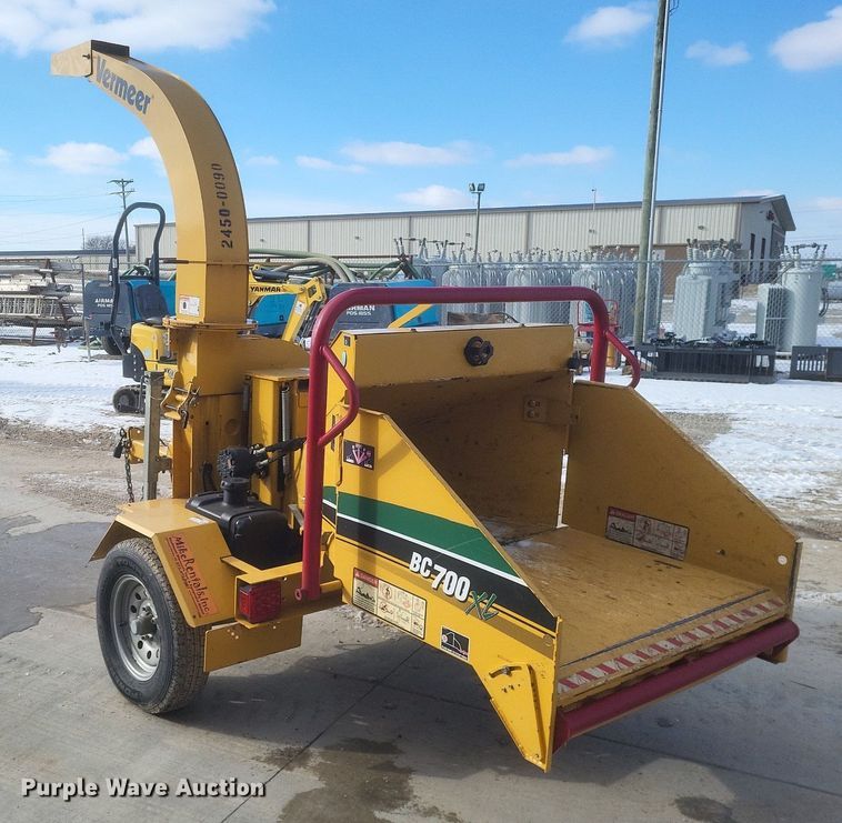 image for item DO4793 2016 Vermeer BC700XL wood chipper