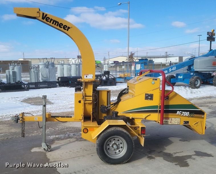 image for item DO4793 2016 Vermeer BC700XL wood chipper