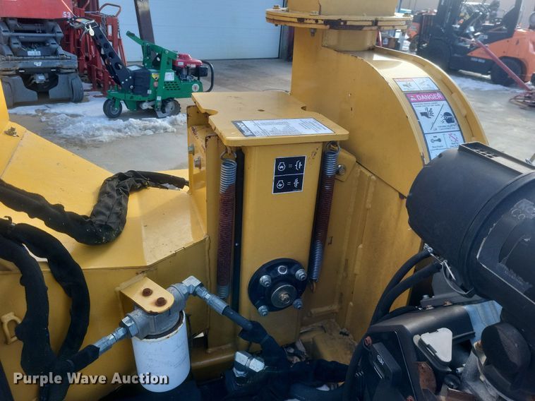 image for item DO4793 2016 Vermeer BC700XL wood chipper