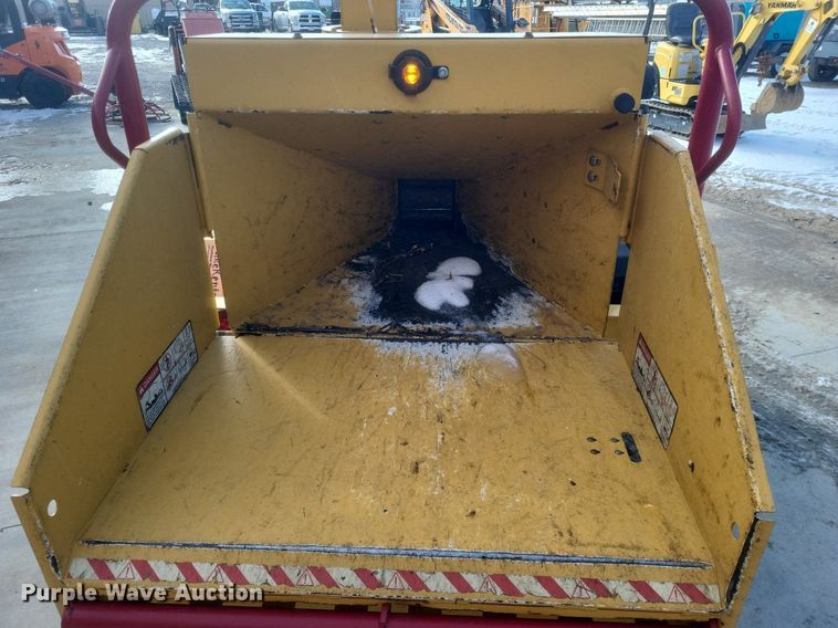 image for item DO4793 2016 Vermeer BC700XL wood chipper