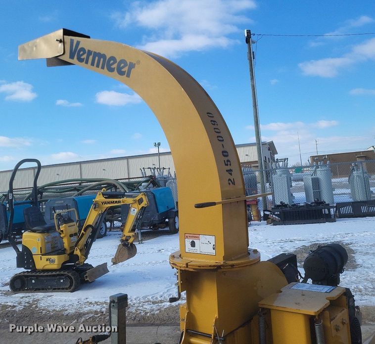 image for item DO4793 2016 Vermeer BC700XL wood chipper