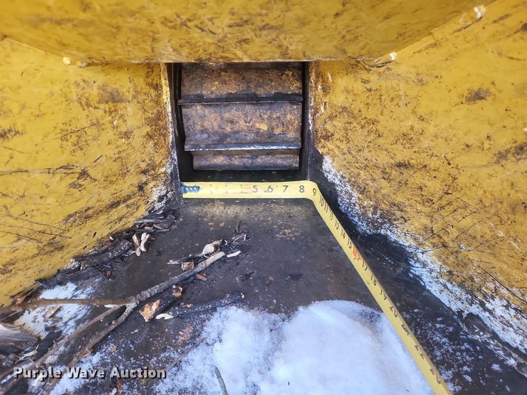 image for item DO4793 2016 Vermeer BC700XL wood chipper