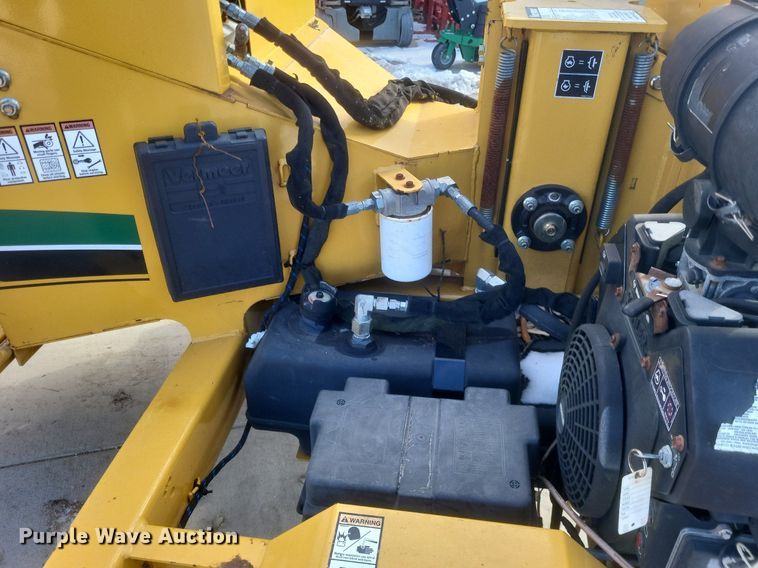 image for item DO4793 2016 Vermeer BC700XL wood chipper