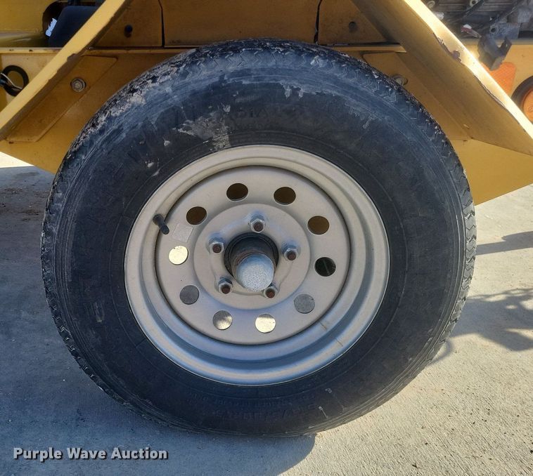 image for item DO4793 2016 Vermeer BC700XL wood chipper