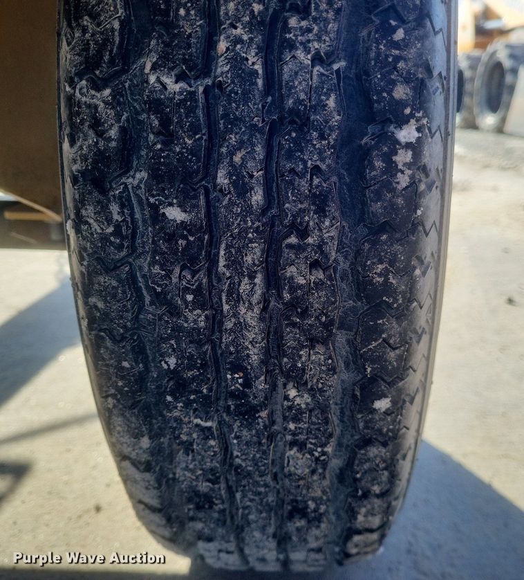 image for item DO4793 2016 Vermeer BC700XL wood chipper