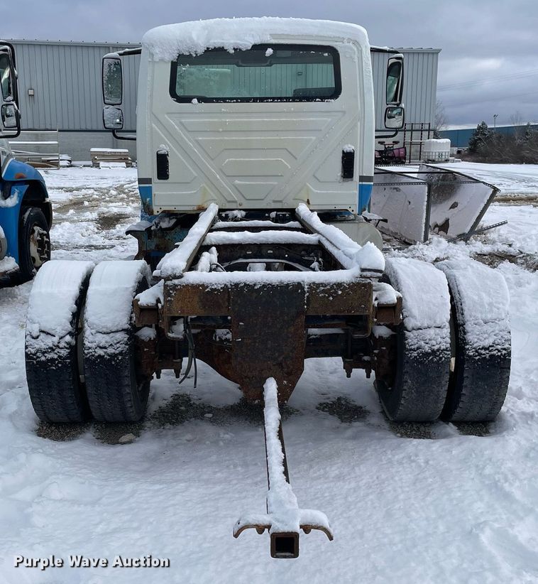 image for item DP0283 2007 International  4300 truck cab and chassis