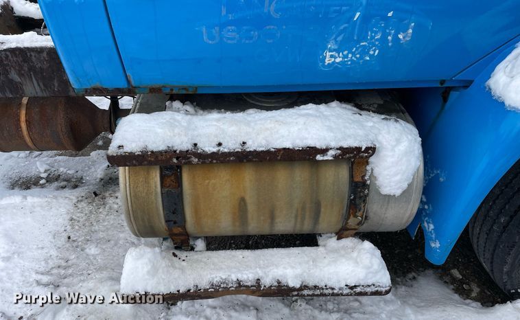 image for item DP0284 2012 International  4300 truck cab and chassis