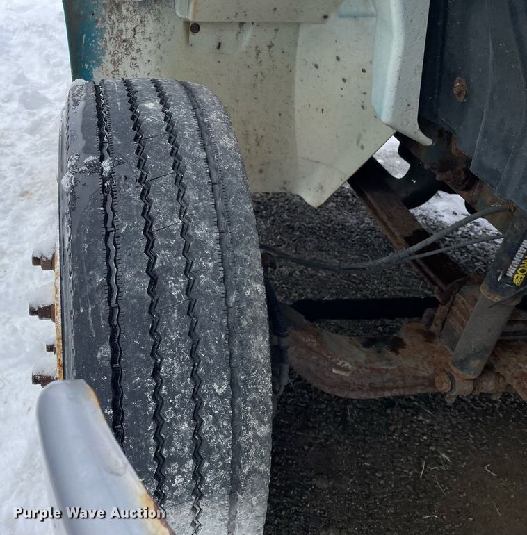 image for item DP0284 2012 International  4300 truck cab and chassis