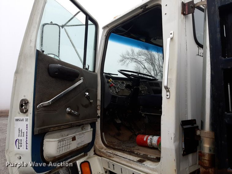 image for item DP2580 1994 Ford Aero Max L9000 dump truck