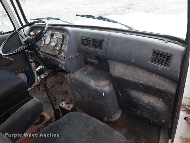 image for item DP2580 1994 Ford Aero Max L9000 dump truck