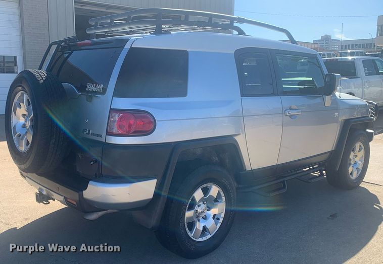 image for item DP8832 2007 Toyota  FJ Cruiser SUV