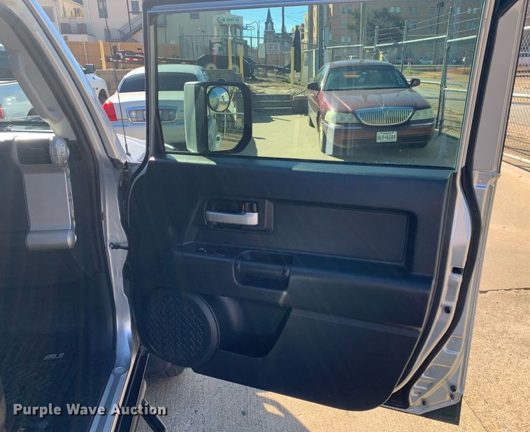 image for item DP8832 2007 Toyota  FJ Cruiser SUV